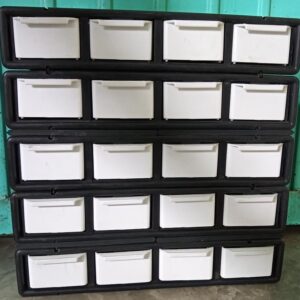 GAVETERO DE PLASTICO CON 24 PZAS.
